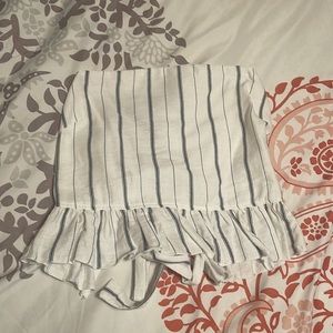 White with blue stripes sleeveless shirt